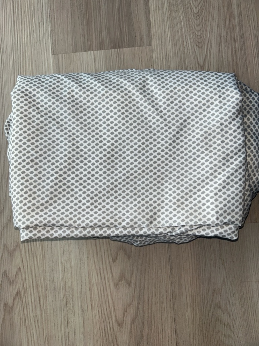 Twin Sheets NWOT Geometric White Gray Fitted & Top Sheet Bedding Neutral Soft